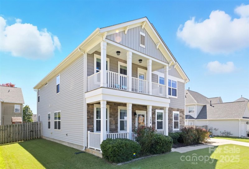 Property image 3 of 124 Millen Drive in Curtis Pond, Mooresville, NC 28115