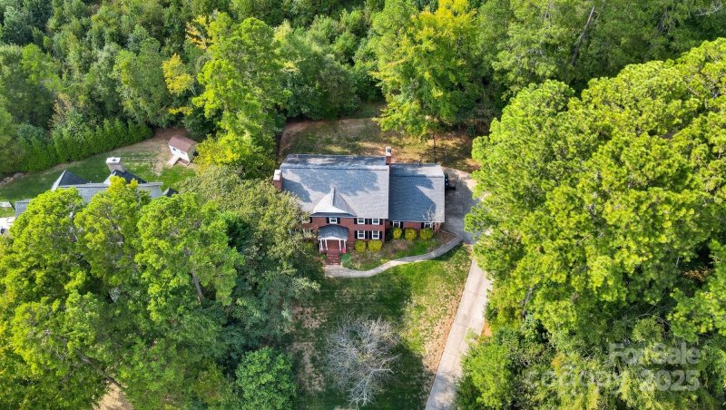 Property image 2 of 428 Spruce Place in Winecoff Hills, Concord, NC 28025