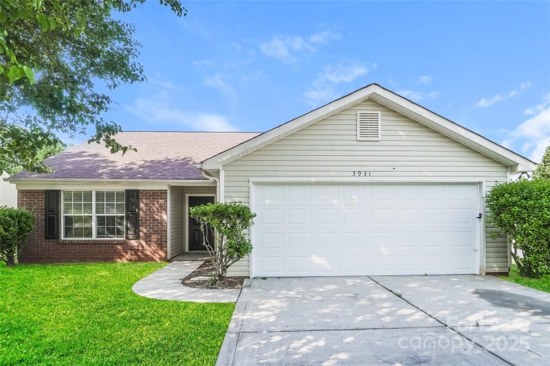 Property image 3 of 3931 Bitterroot Court in Generals Estates, Charlotte, NC 28269