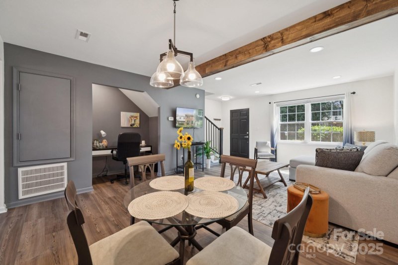 Property image 5 of 8838 Hunter Ridge Drive in Lexington Commons, Charlotte, NC 28226