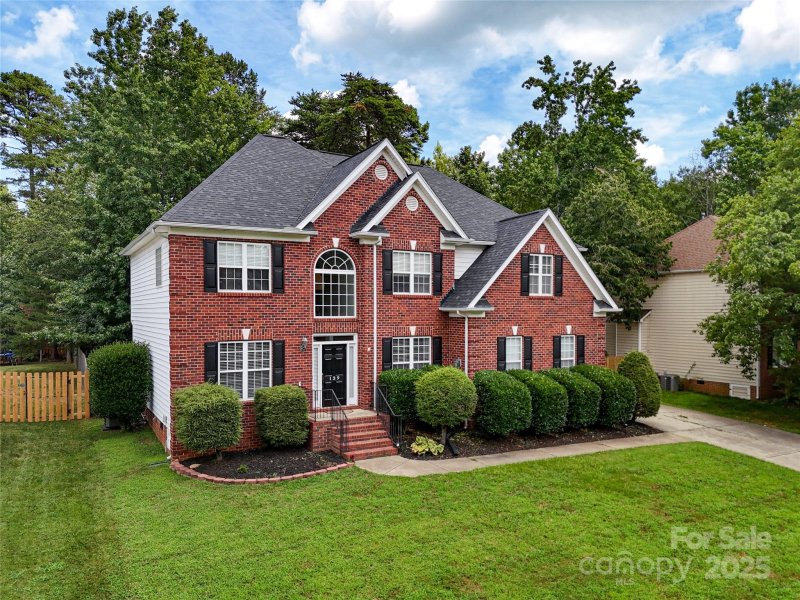 Property image 2 of 139 Forest Walk Way in Cherry Grove, Mooresville, NC 28115