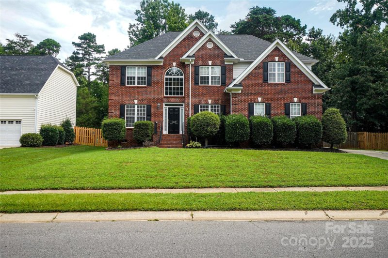 Property image 3 of 139 Forest Walk Way in Cherry Grove, Mooresville, NC 28115