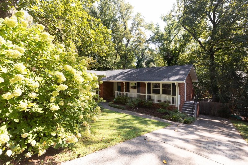 Property image 5 at 3631 Havenwood Road, Charlotte, NC 28205