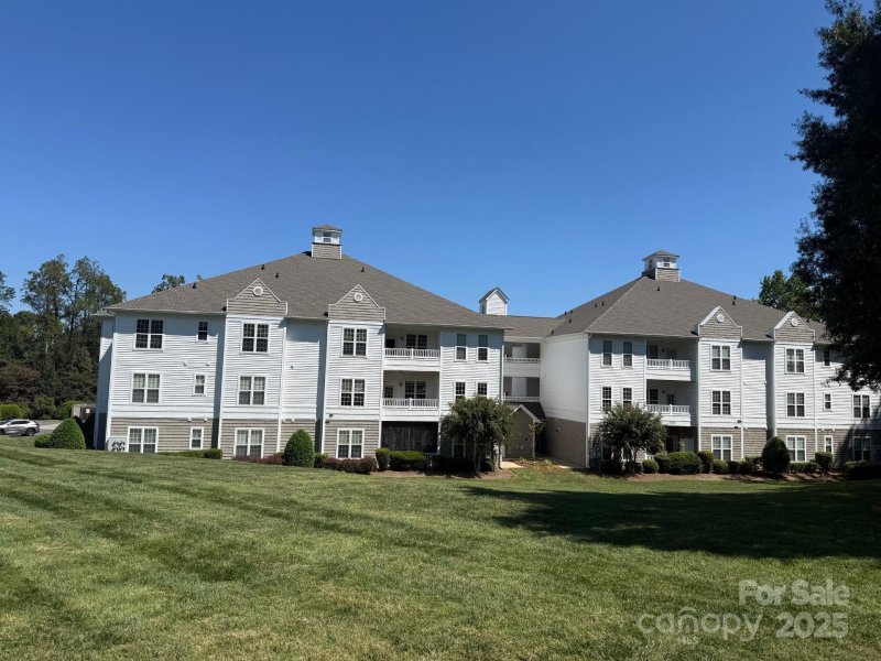 The Terraces at Oakhurst, Cornelius Community
