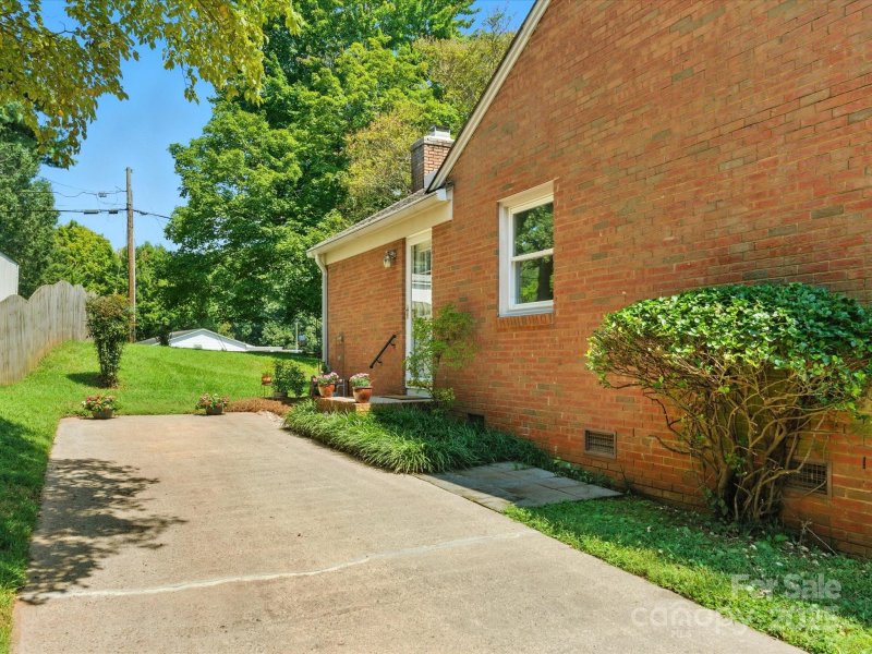 Property image 4 at 6141 Wheeler Drive, Charlotte, NC 28211