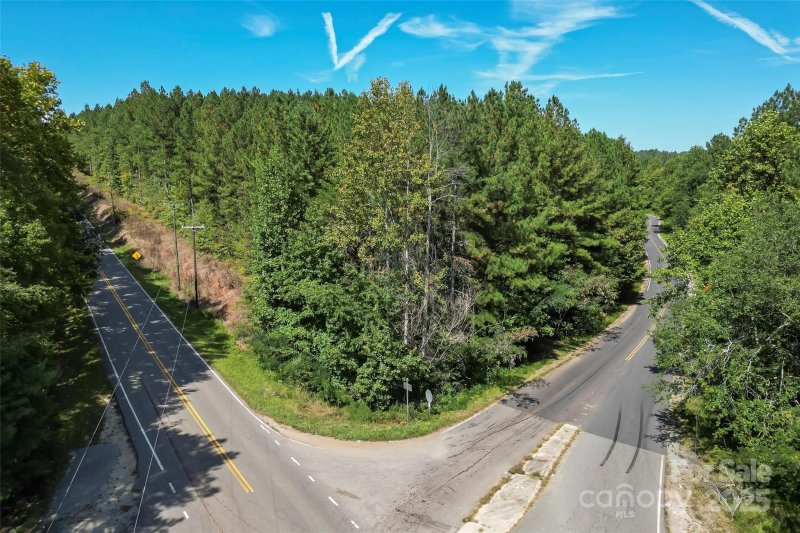 Property image 3 of 1130 Antioch Road in Spanish Oaks, Morganton, NC 28655