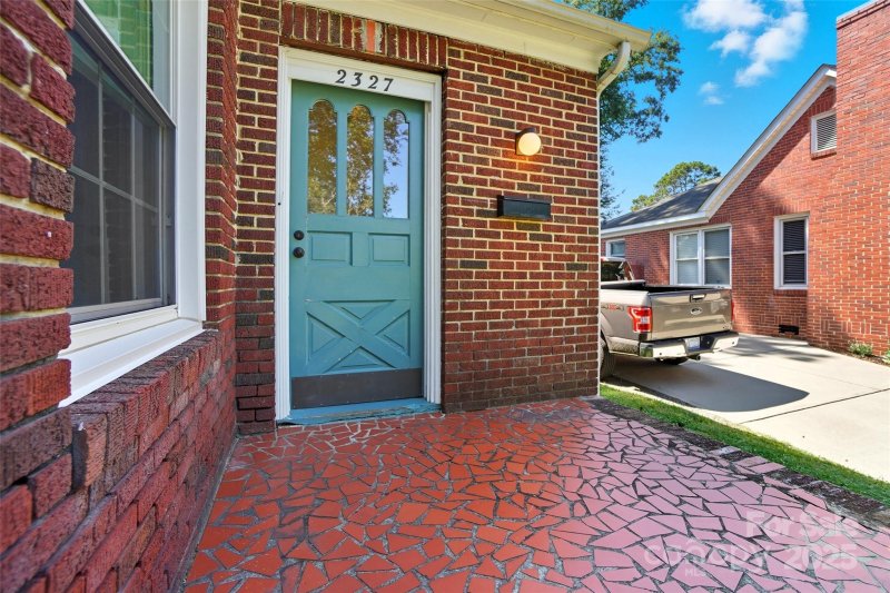Property image 3 of 2327 Morton Street in Wesley Heights, Charlotte, NC 28208
