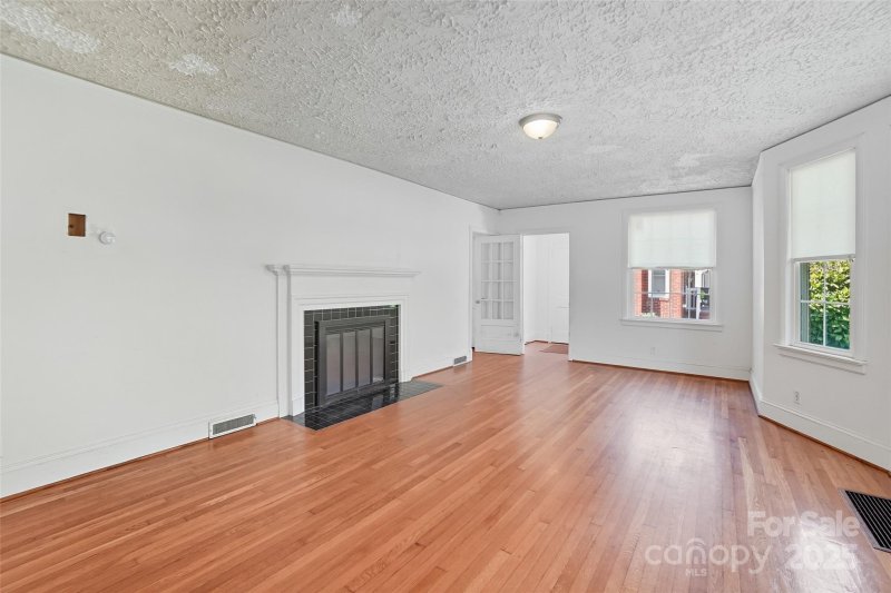 Property image 5 of 2327 Morton Street in Wesley Heights, Charlotte, NC 28208