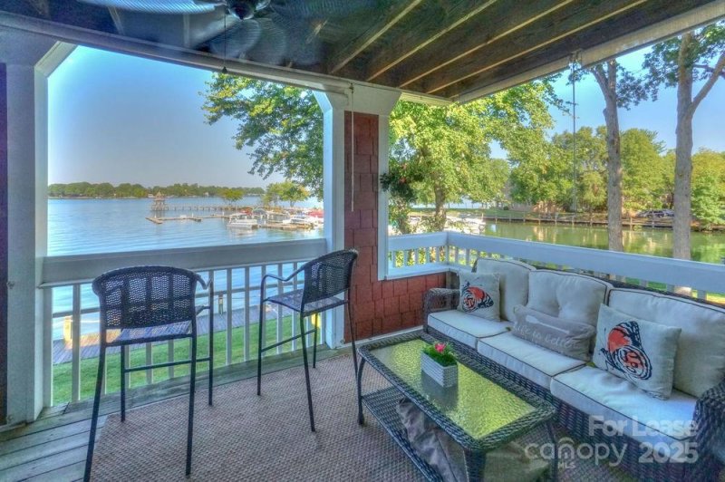 Property image 2 of 871 Southwest Drive in Davidson Landing, Davidson, NC 28036