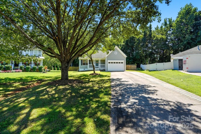Property image 4 of 13515 Silver King Court in Harvest Pointe, Huntersville, NC 28078