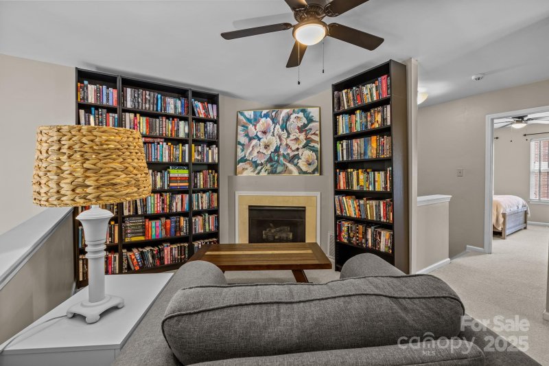 Property image 4 of 1241 E Woodlawn Road in Madison Glen, Charlotte, NC 28209