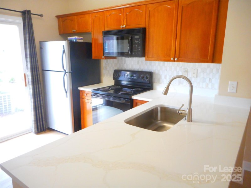 Property image 4 of 8329 Scotney Bluff Avenue in Ayrsley, Charlotte, NC 28273