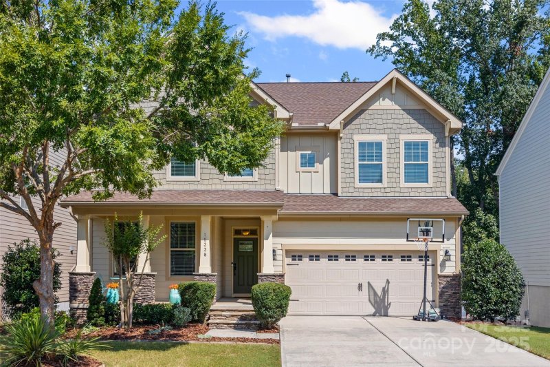 15338 Oleander Drive