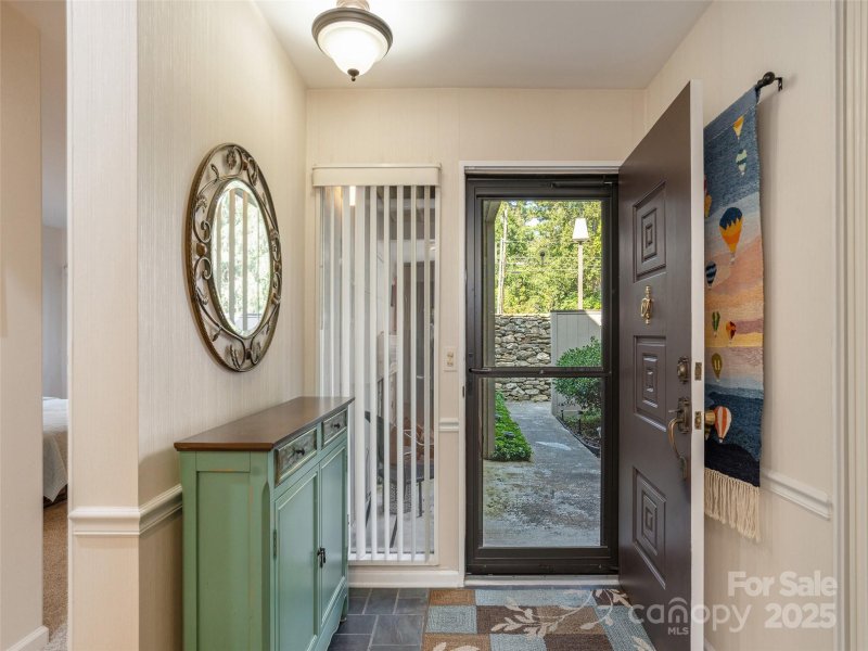 Property image 3 at 2 Lakemoor Lane, Hendersonville, NC 28739