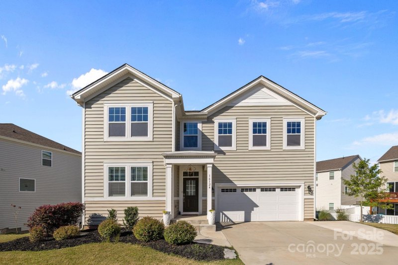 Property image 2 of 16124 Fieldstone Trace in Ridgewater, Charlotte, NC 28278
