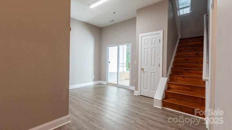 Property image 3 at 6844 Park Place Drive, Charlotte, NC 28262