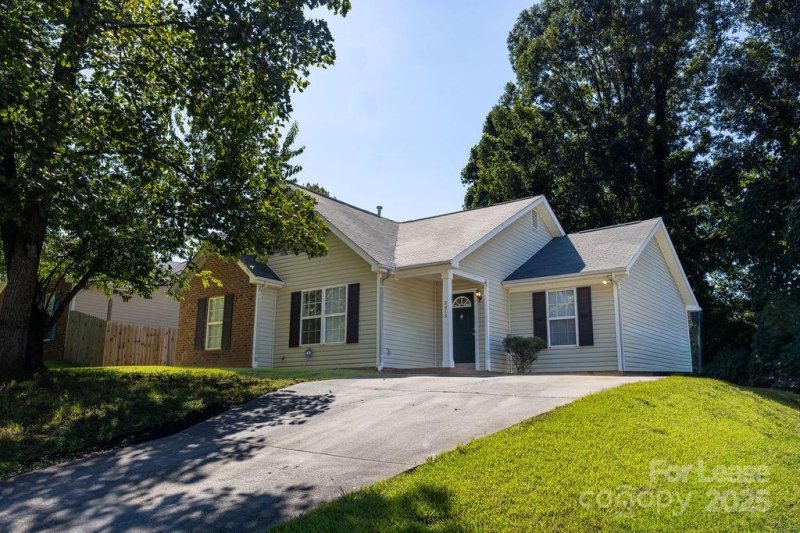 Property image 3 of 2513 Hemby Woods Drive in Hemby Woods, Charlotte, NC 28262