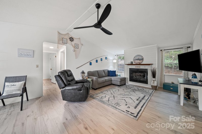 Property image 4 of 1135 Pinehaven Drive in Pinehaven Estates, New London, NC 28127