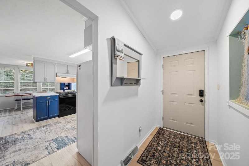 Property image 5 of 1135 Pinehaven Drive in Pinehaven Estates, New London, NC 28127