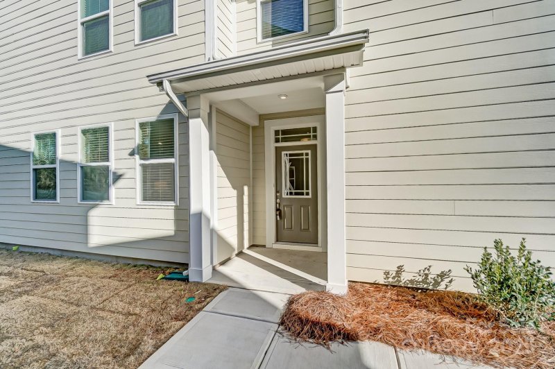Property image 4 of 311 Laura Elizabeth Lane in Arbor Chase, Clover, SC 29710