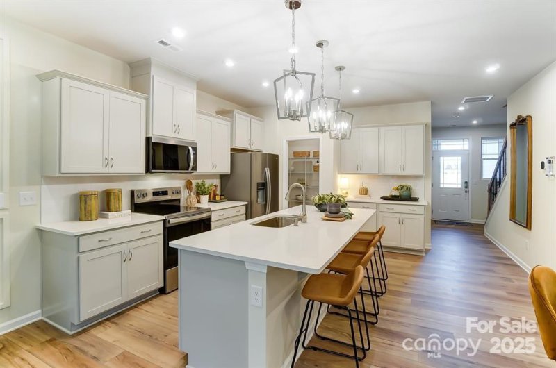 Property image 2 of 327 Laura Elizabeth Lane in Arbor Chase, Clover, SC 29710