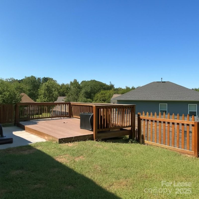 Property image 2 of 1552 Moss Creek Drive in Canterfield Estates, Harrisburg, NC 28075