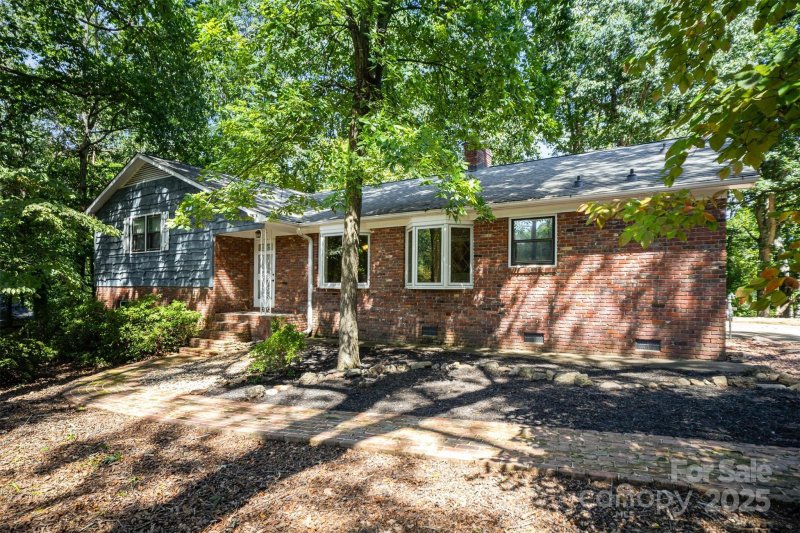 Berkshire Hills, Statesville Community