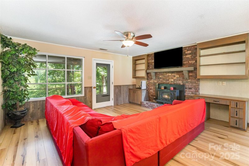 Property image 3 of 531 Whittington Place in Berkshire Hills, Statesville, NC 28677