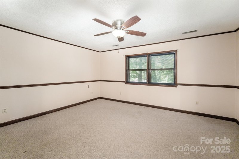 Property image 4 of 531 Whittington Place in Berkshire Hills, Statesville, NC 28677