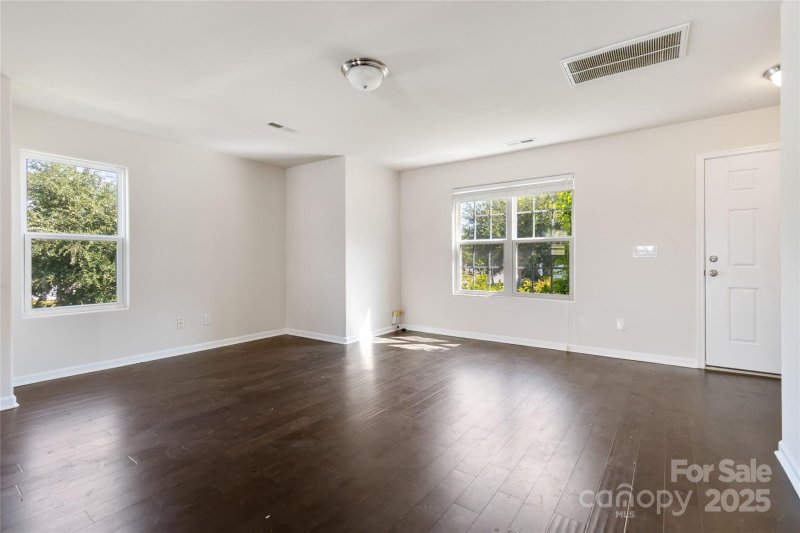 Property image 5 of 12107 Brittondale Lane in Kingstree, Charlotte, NC 28215