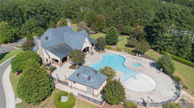 Property image 4 of 2112 Wood Clough Court in Reflection Pointe, Belmont, NC 28012