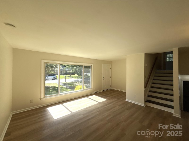 Property image 2 of 6201 Bonnybrook Lane in Four Seasons, Charlotte, NC 28212