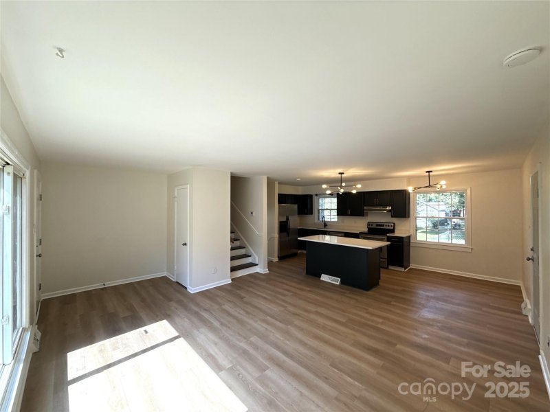 Property image 3 of 6201 Bonnybrook Lane in Four Seasons, Charlotte, NC 28212