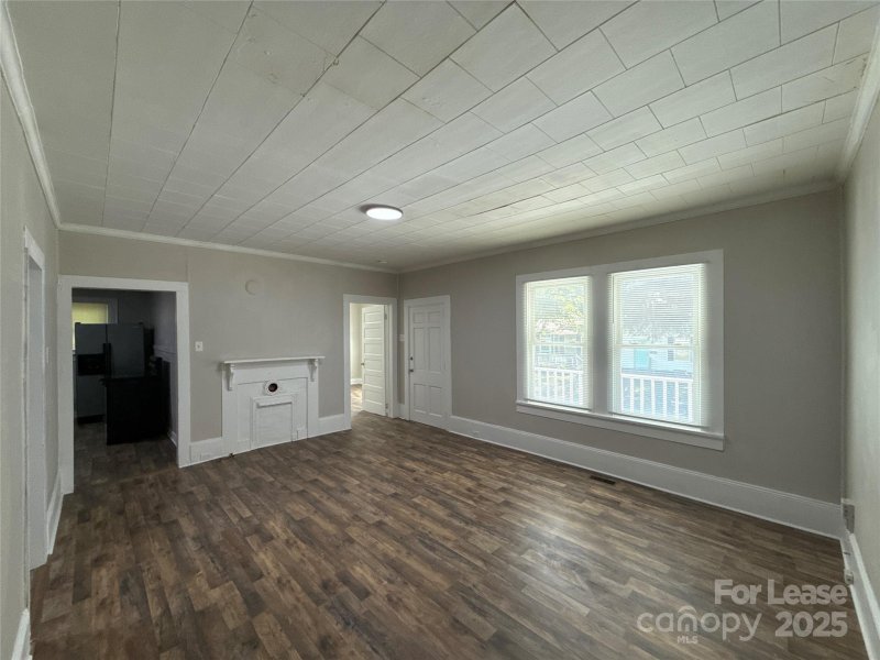 Property image 2 at 906 W 5th Avenue, Gastonia, NC 28214