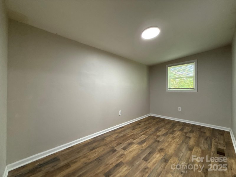 Property image 5 at 906 W 5th Avenue, Gastonia, NC 28214