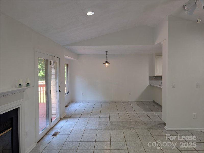 Property image 4 of 110 Wood Thrush Lane in Whippoorwill Woods, Mooresville, NC 28117