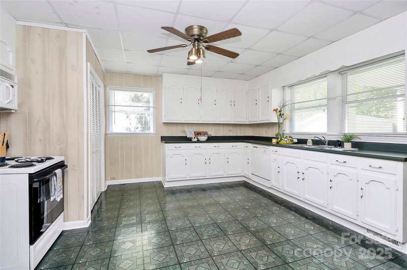 Property image 2 of 215 S King Street in Firestone Cotton Mills, Gastonia, NC 28052