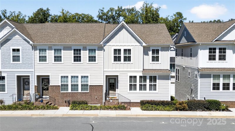 Property image 2 of 530 Amalfi Drive in Davidson Bay, Davidson, NC 28036