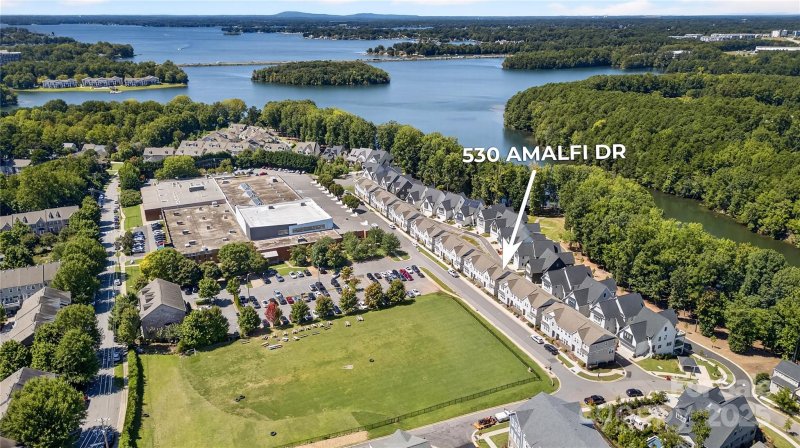 Property image 4 of 530 Amalfi Drive in Davidson Bay, Davidson, NC 28036