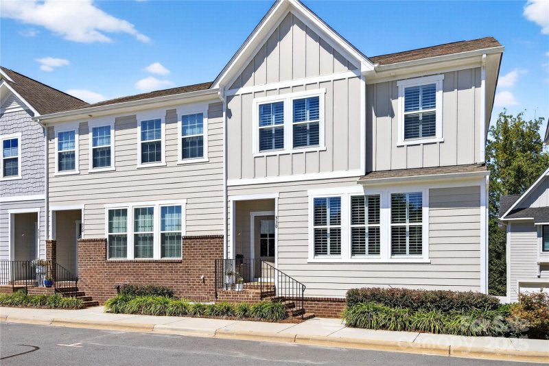 Property image 5 of 530 Amalfi Drive in Davidson Bay, Davidson, NC 28036