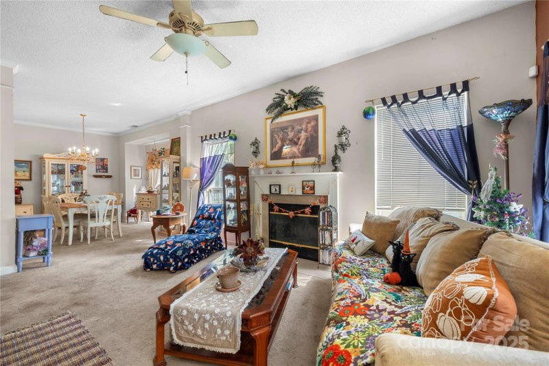 Property image 5 of 13233 Lampmeade Lane in Chelsea Commons Yorkshire, Charlotte, NC 28273