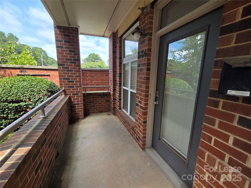 Property image 2 of 534 Oakland Avenue in Elizabeth Village, Charlotte, NC 28204