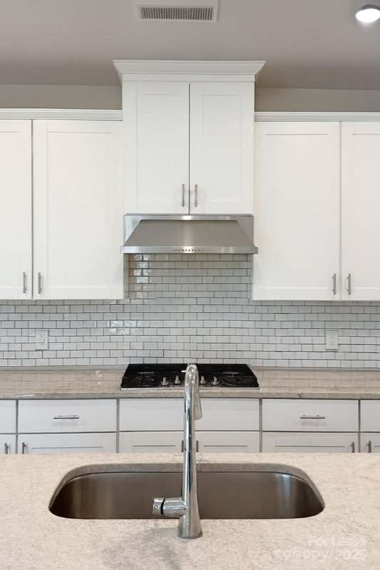 Property image 5 of 221 Emmett Drive in Preston Park, Pineville, NC 28134