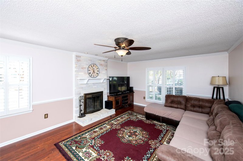 Property image 4 of 8700 Parkchester Drive in Raeburn, Charlotte, NC 28277