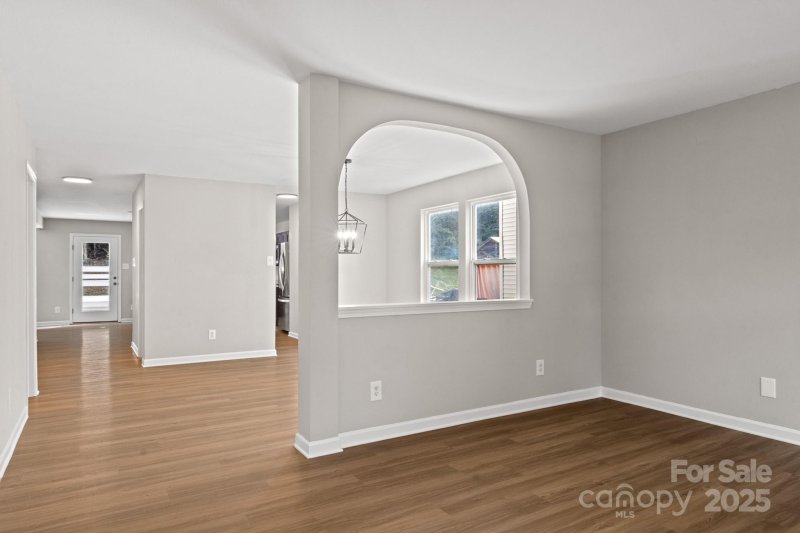 Property image 3 of 6007 Shortleaf Pine Court in Kingstree Ph Iii, Charlotte, NC 28215