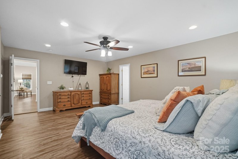 Property image 3 of 7218 Alexander Farm Road in Village Lake, Monroe, NC 28110