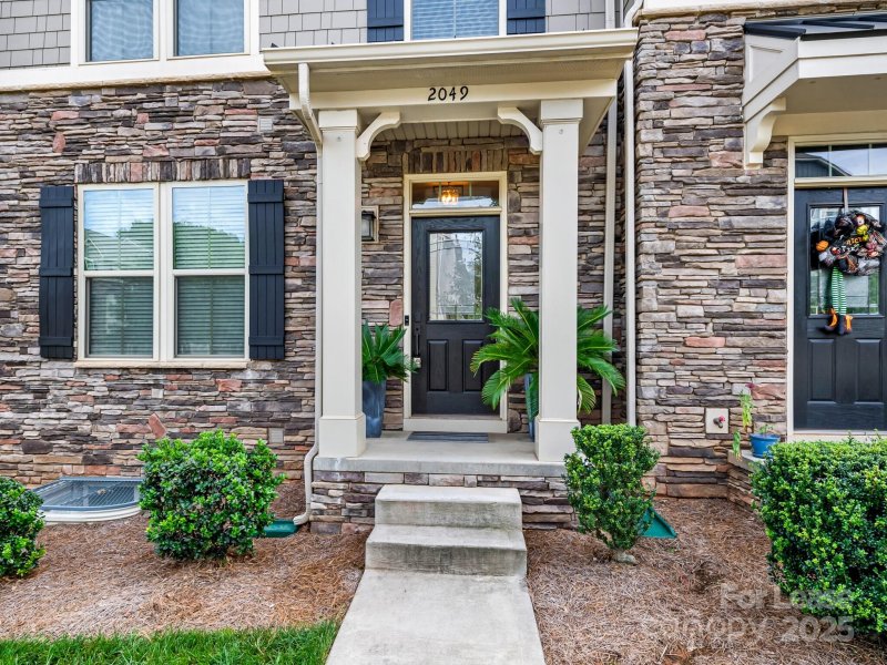 Property image 2 of 2049 Birchside Drive in Oakhurst, Charlotte, NC 28205