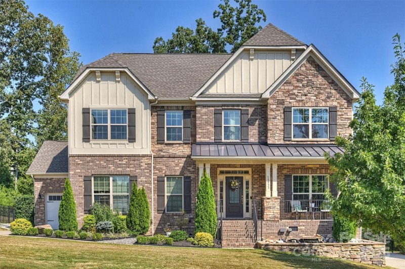 Property image 2 of 15933 Arabian Mews Lane in Southern Trace, Charlotte, NC 28278