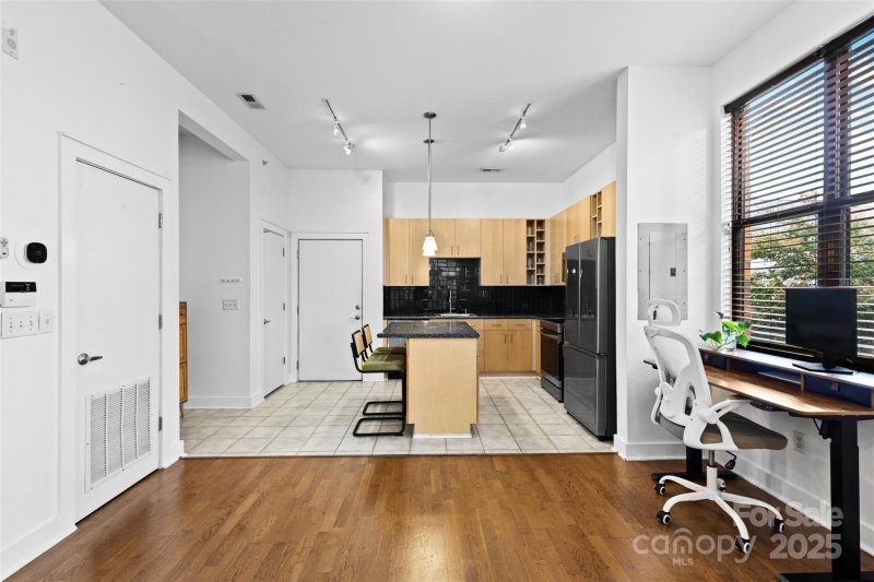 Property image 4 of 704 N Davidson Street in Cityview Lofts, Charlotte, NC 28202