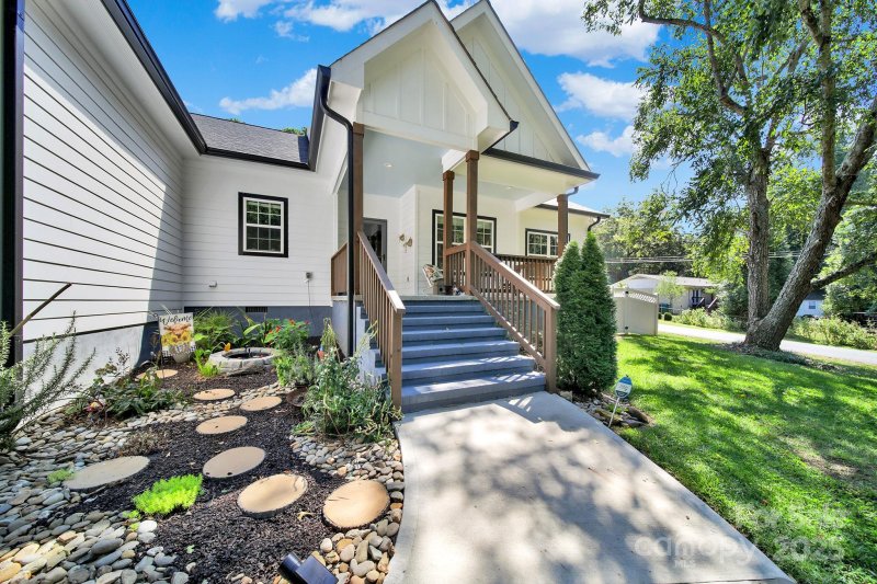 Property image 2 at 333 Anne Avenue, Waxhaw, NC 28173